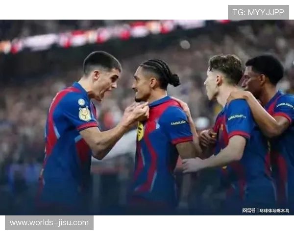 巴萨3-2皇马，拉菲尼亚绝杀引爆诺坎普